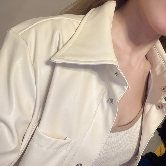 Light birch vegan leather shirt jacket - Picture 2 of 4